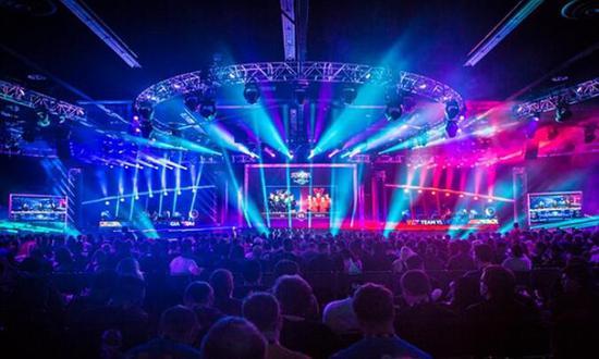 拉在美国本 拉在美国本