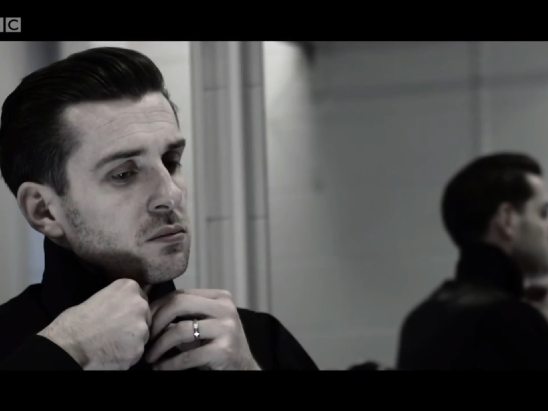 她将面对更 她将面对更