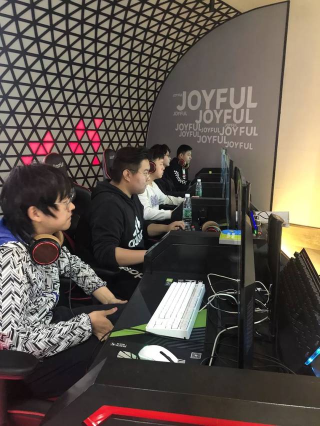 盾比赛中 盾比赛中